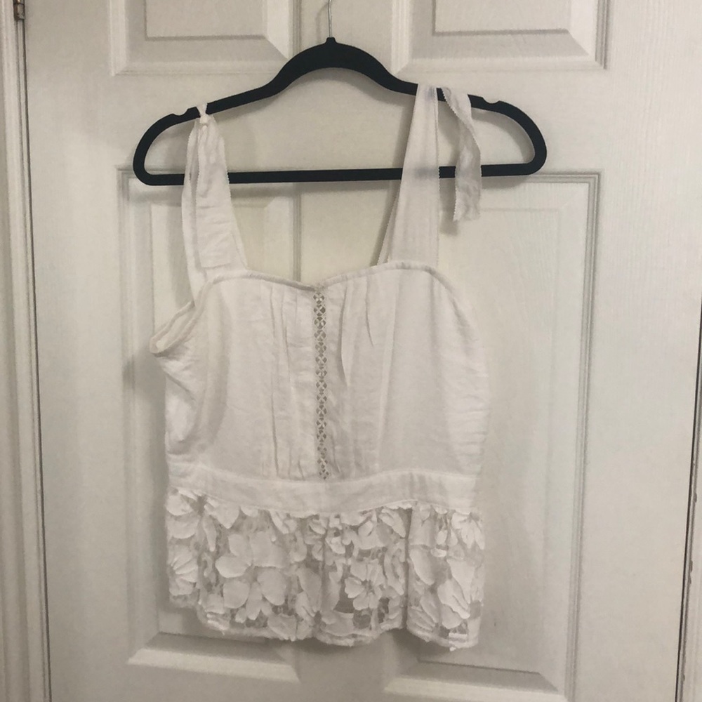 Shoulder tie lace tank top